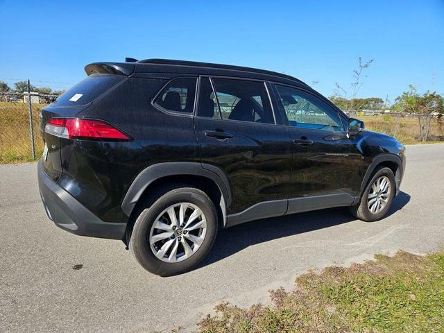 2022 toyota corolla cross le