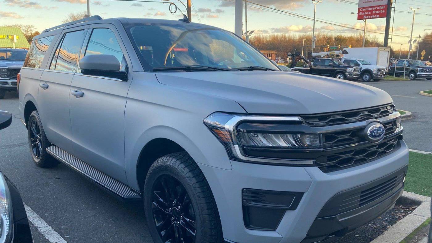 2023 ford expedition max xlt
