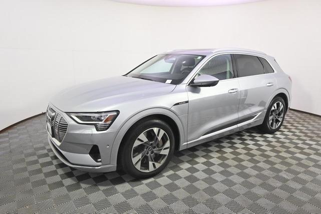 2022 audi e-tron premium plus
