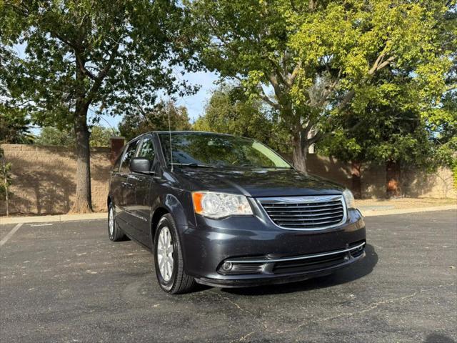 2014 chrysler town & country touring