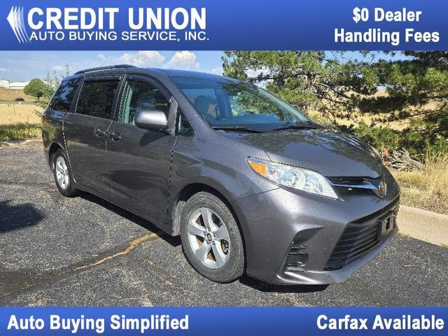 2019 toyota sienna le