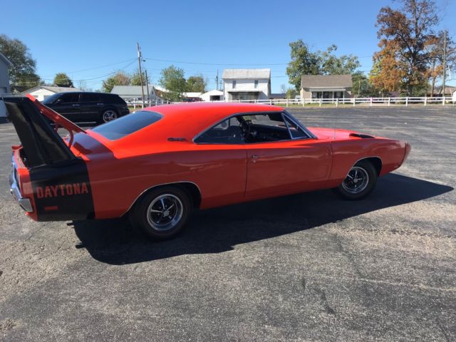 1969 dodge charger daytona - survivor