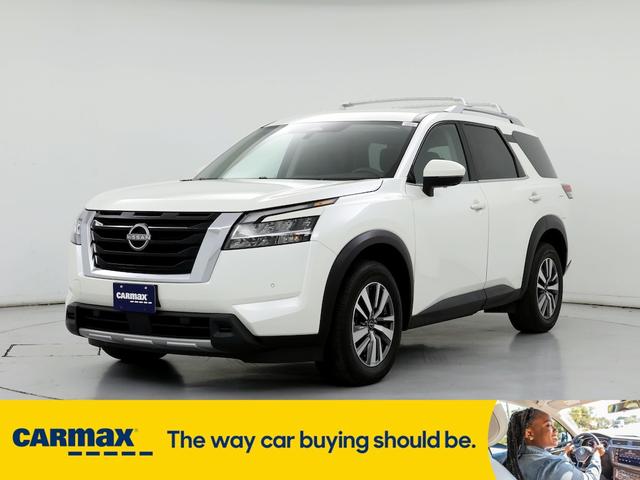 2023 nissan pathfinder sl