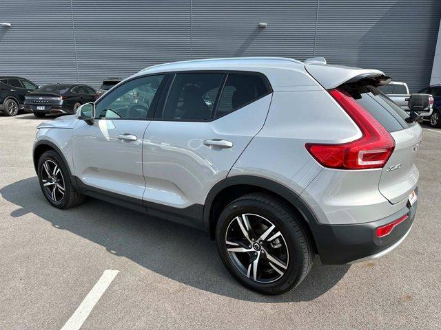 2023 volvo xc40 b4 core