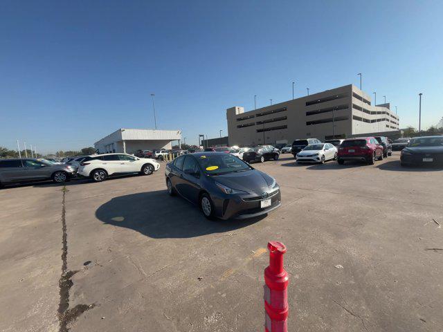 2021 toyota prius le