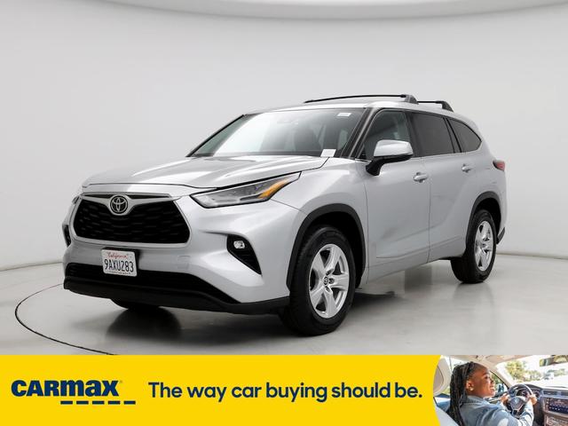 2022 toyota highlander le