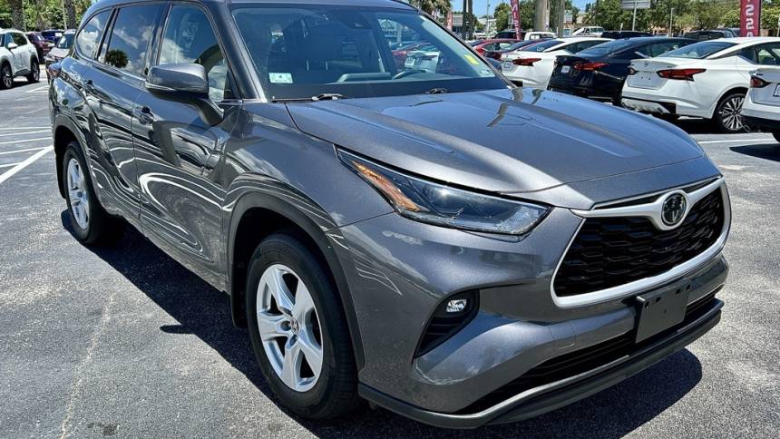 2021 toyota highlander le