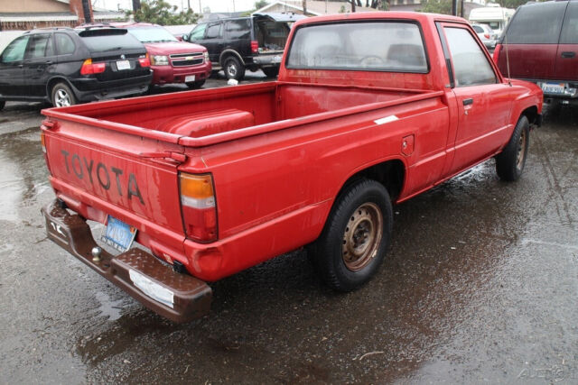 (omr) 1986 toyota pickup 4 cylinder 2.4l manual no reserve