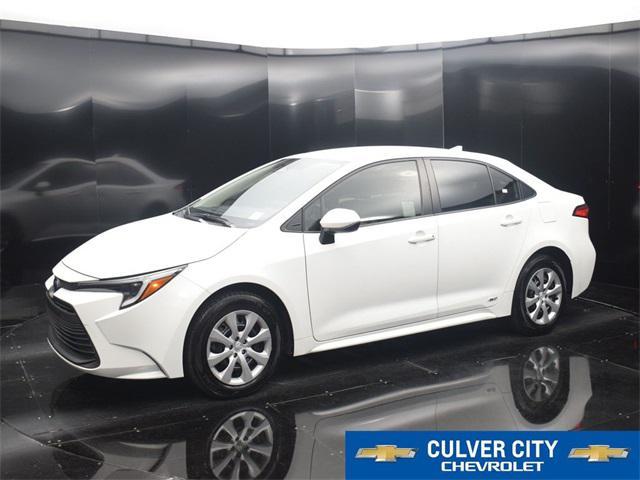 2023 toyota corolla hybrid le