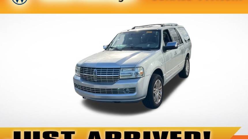 2011 lincoln navigator base