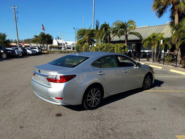 2016 lexus es 300h base
