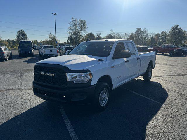 2022 ram 2500 tradesman crew cab 4x2 8' box