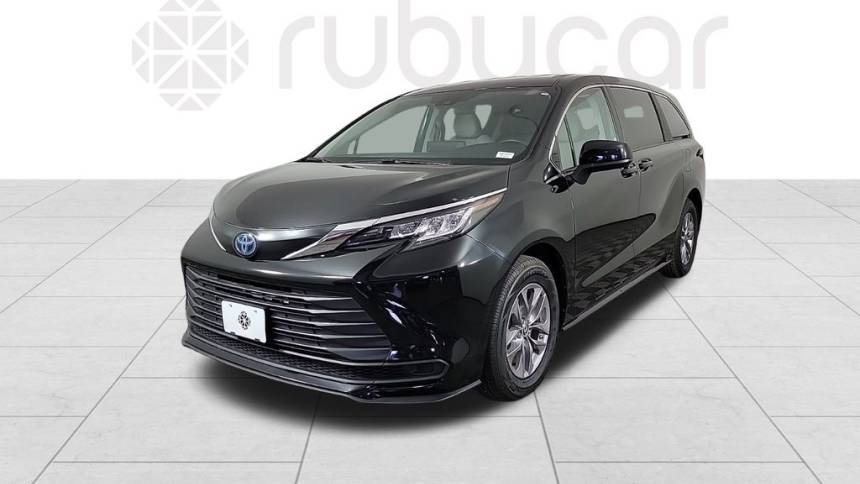 2023 toyota sienna le 8-passenger