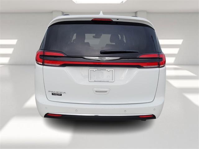 2022 chrysler pacifica touring-l