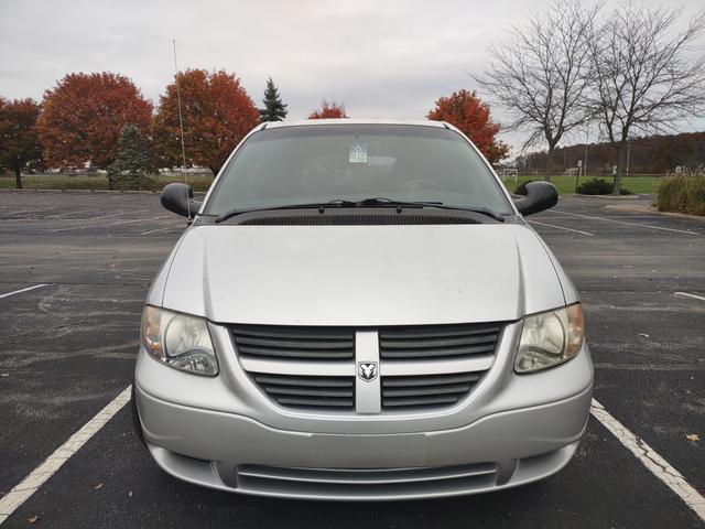 2005 dodge grand caravan se