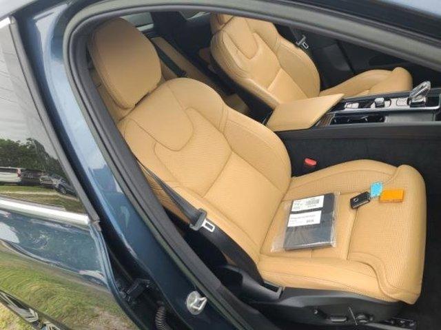 2022 volvo xc60 b5 inscription