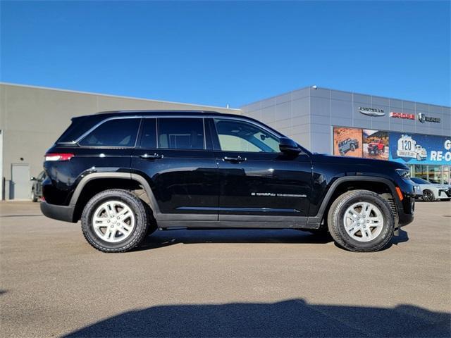 2023 jeep grand cherokee laredo