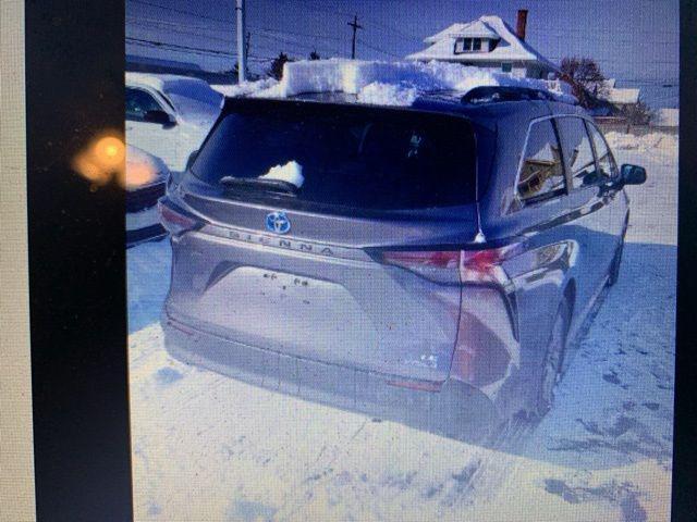 2023 toyota sienna le