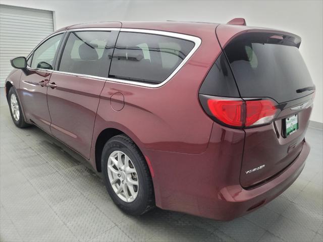 2020 chrysler voyager lx
