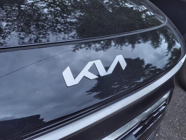 2023 kia niro plug-in hybrid sx touring