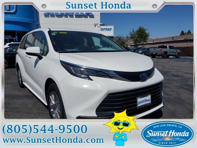 2022 toyota sienna le