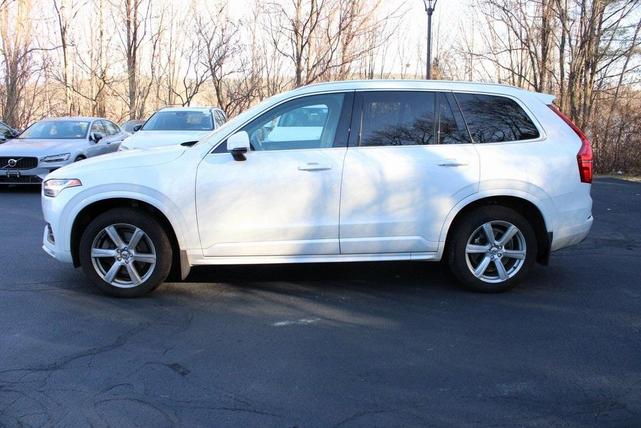 2022 volvo xc90 t6 momentum 7 passenger