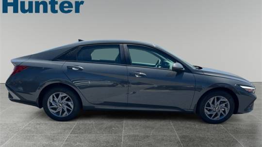 2024 hyundai elantra hybrid blue