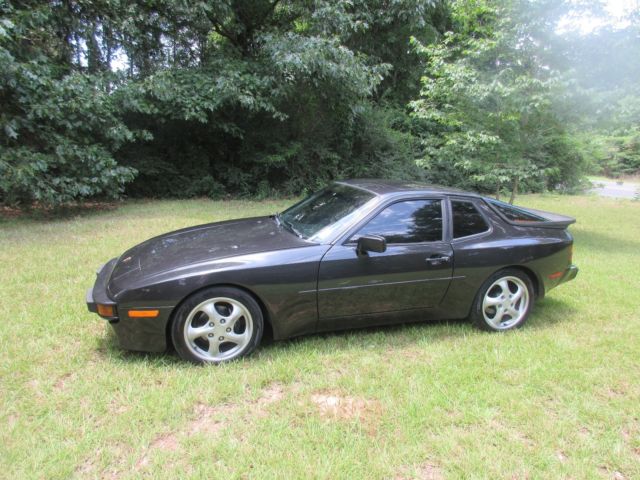 1989 black porsche 944 base 2.7l