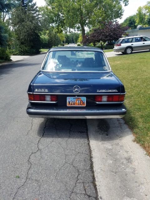 1984 mercedes benz 300d 4 door sedan blue on blue