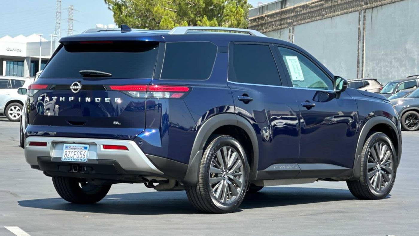 2022 nissan pathfinder sl