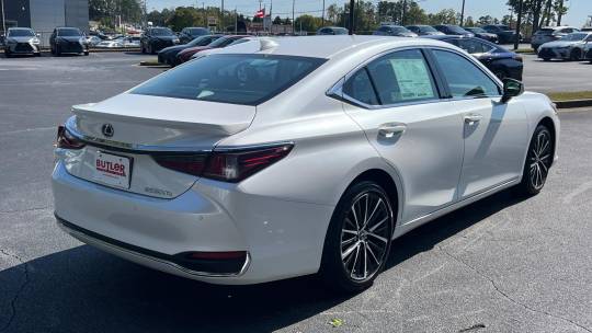 2025 Lexus ES