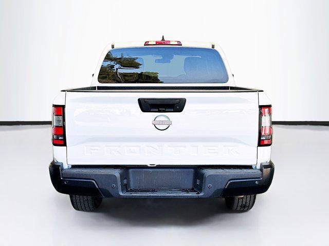 2022 nissan frontier s