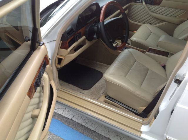 560sel-white-immaculate-absolutly new-non smoker-garaged-florida senior owned