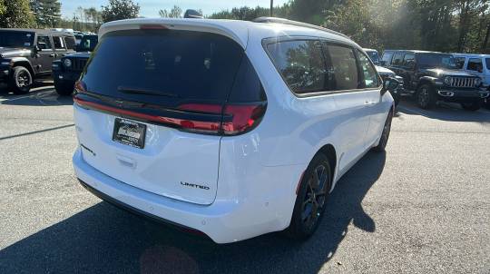 2025 Chrysler Pacifica