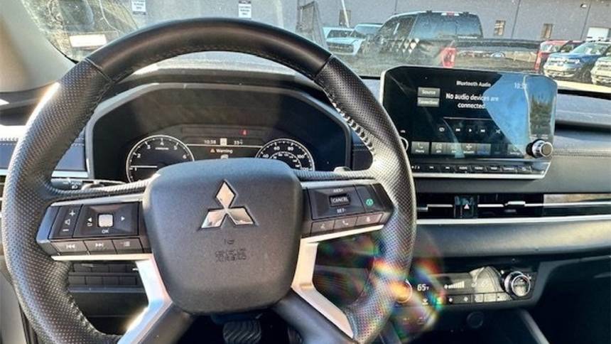 2023 mitsubishi outlander se
