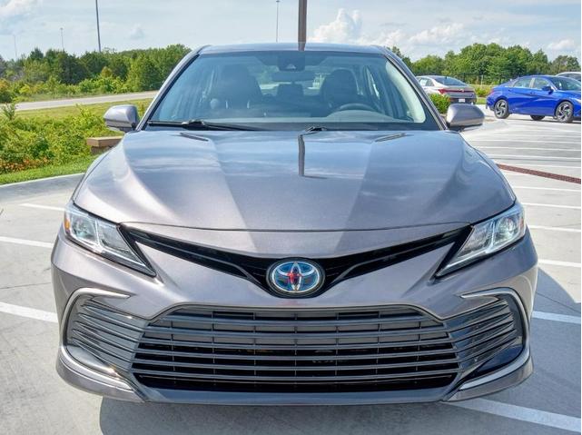 2021 toyota camry hybrid le