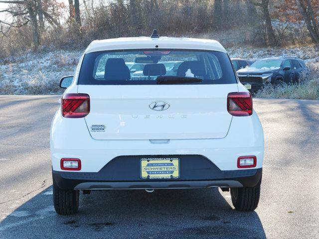2022 hyundai venue se