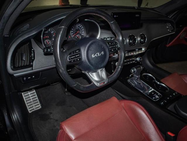 2022 kia stinger gt-line