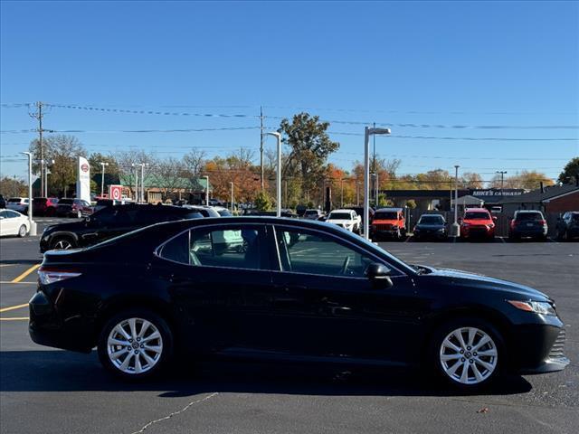 2020 toyota camry le