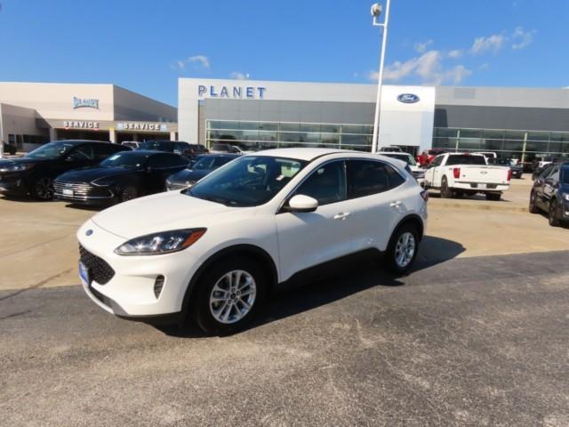2020 ford escape se