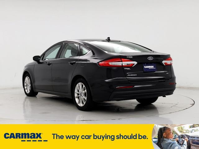 2019 ford fusion se