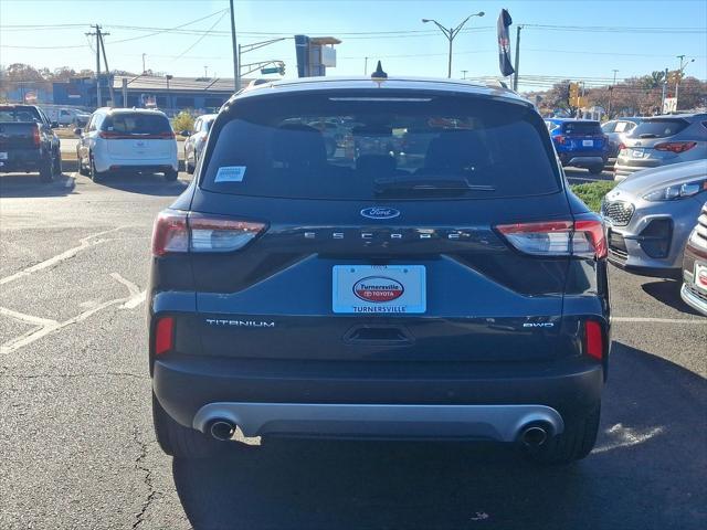 2022 ford escape titanium