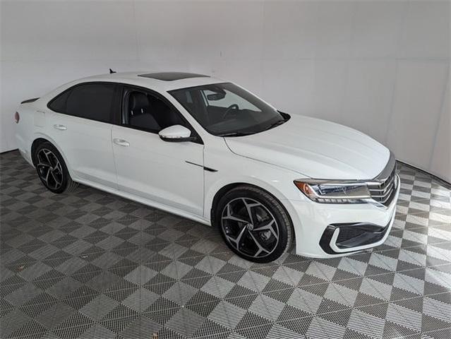 2022 volkswagen passat 2.0t r-line