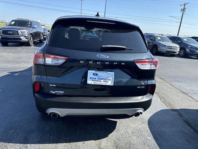 2022 ford escape se