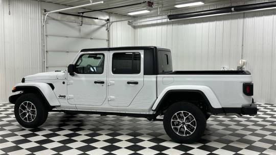 2024 Jeep Gladiator