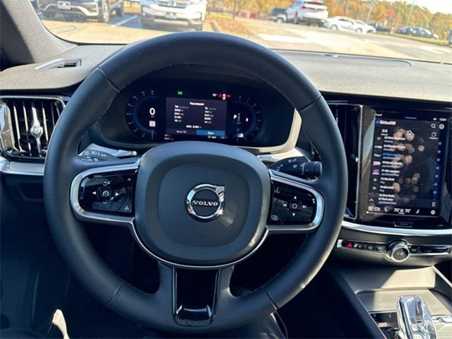 2024 volvo s60 b5 plus black edition
