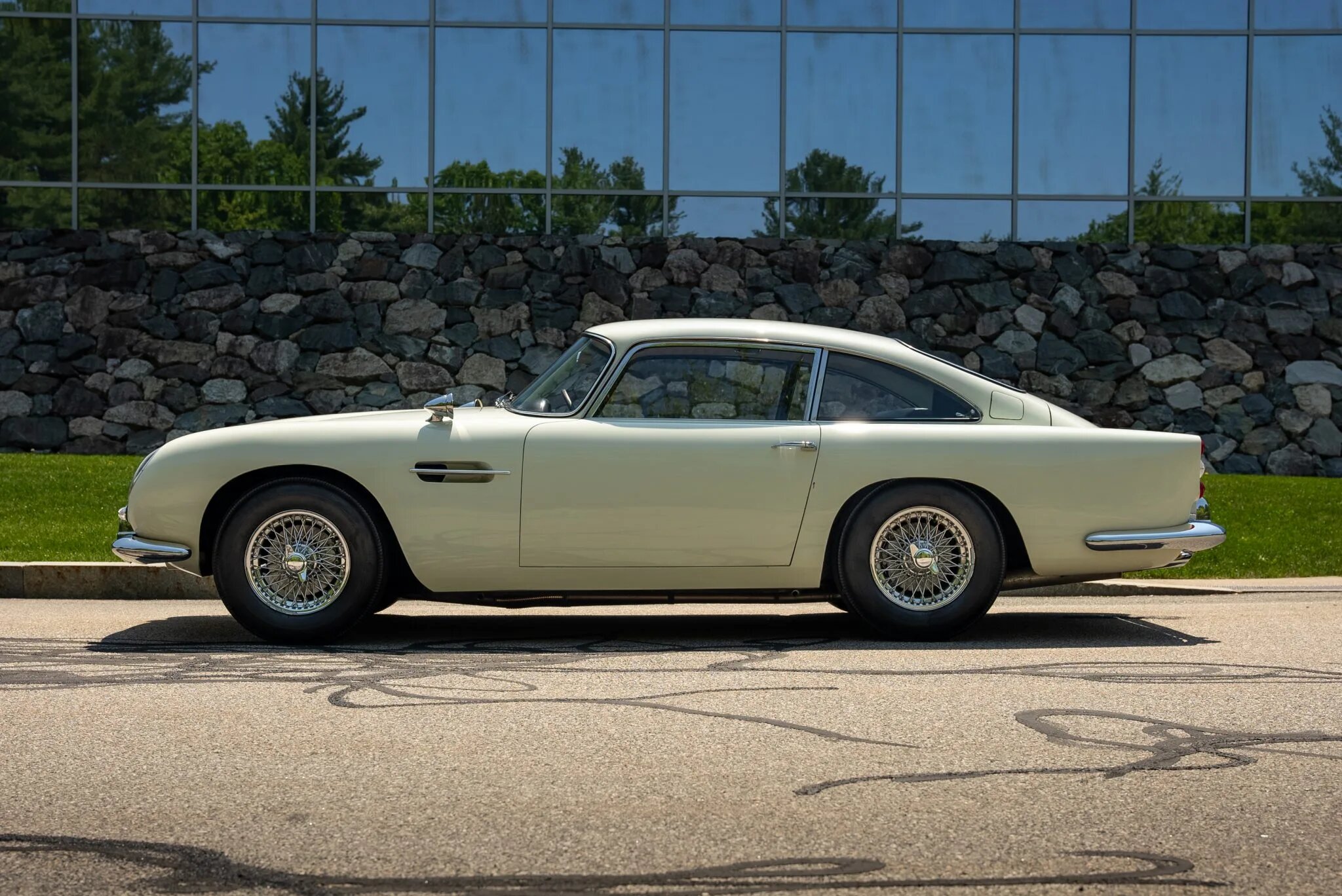 aston martin db4