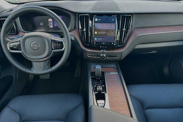 2024 volvo xc60 plus dark theme