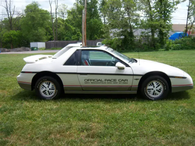 1984 pontiac indy fiero sport coupe 2-door 2.5l indy 500 pace car replica