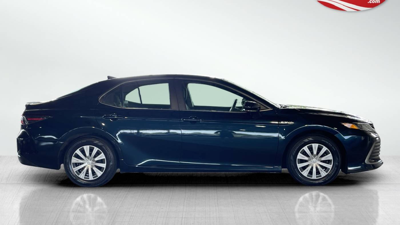 2021 toyota camry hybrid le